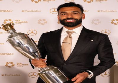 للمرة الثالثة.. محمد صلاح يفوز بجائزة أفضل لاعب في الدوري الإنجليزي