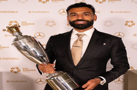 للمرة الثالثة.. محمد صلاح يفوز بجائزة أفضل لاعب في الدوري الإنجليزي