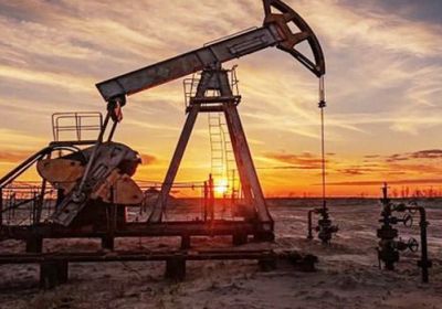 تراجع النفط وسط جهود أمريكية لإنهاء الصراع الروسي الأوكراني