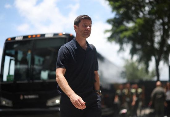 ألونسو: الوافدون الجدد تعاملوا جيدًا مع الضغوط في مباراتنا الافتتاحية