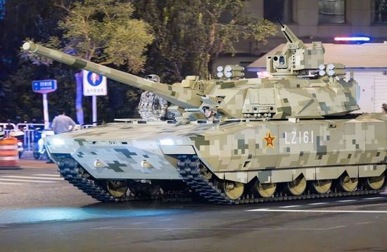 الصين تعلن الكشف عن أسلحة جديدة خلال عرض عسكري كبير