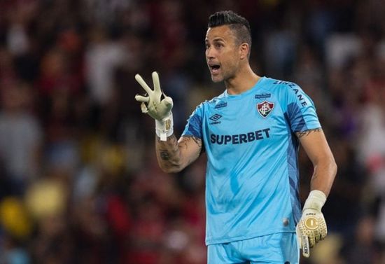 فابيو حارس فلومينينسي يتخطى رقم شيلتون كأكثر لاعب مشاركة