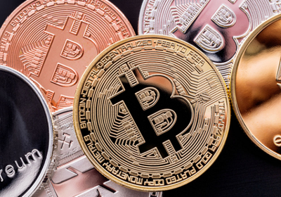 صعود أسعار العملات المشفرة وسط ترقب قرارات الفيدرالي