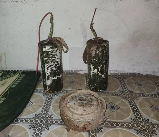فريق من دفاع شبوة يفكك عبوات ناسفة وألغام في عسيلان