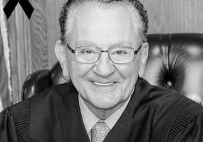 وفاة القاضي الأمريكي "الرحيم" عن 88 عامًا