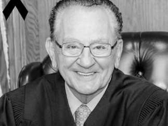 وفاة القاضي الأمريكي "الرحيم" عن 88 عامًا