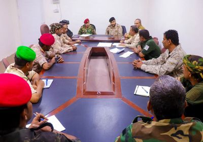 قيادة دفاع شبوة تناقش المستجدات الميدانية في الجبهات القتالية