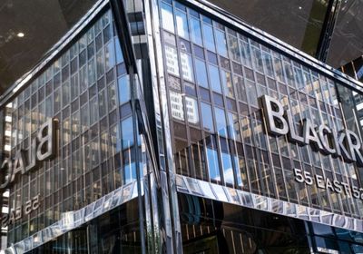 صندوق تابع لـ"بلاك روك" يستحوذ على حصة في وحدة لـ"إيني"