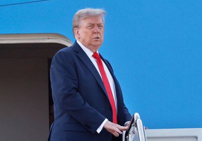 ترامب يعترف: الجمع بين بوتين وزيلينسكي بالغ الصعوبة