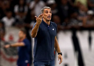 سانتوس يعين فويفودا مدربًا جديدًا حتى 2026