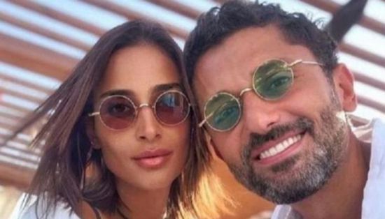 كريم محمود عبدالعزيز يحسم شائعات انفصاله عن زوجته  