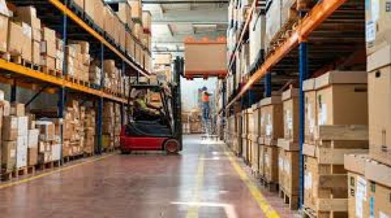 الهند تعلّق إرسال الطرود إلى الولايات المتحدة على خلفية تعرفات ترامب