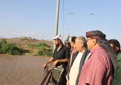    فريق التوجيه الرئاسي يتفقد أضرار الفيضانات بجسر العرائس