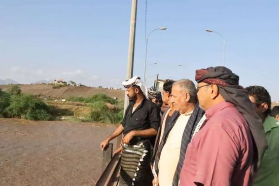    فريق التوجيه الرئاسي يتفقد أضرار الفيضانات بجسر العرائس