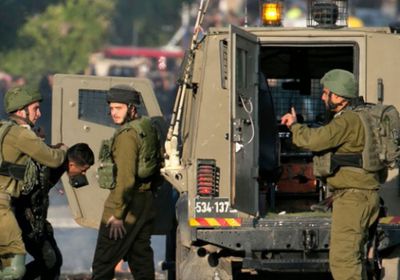 الاحتلال يعتقل مسؤولًا فلسطينيًا برام الله