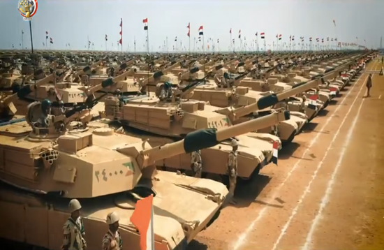 وزير الدفاع المصري يطالب قواته بالاستعداد القتالي