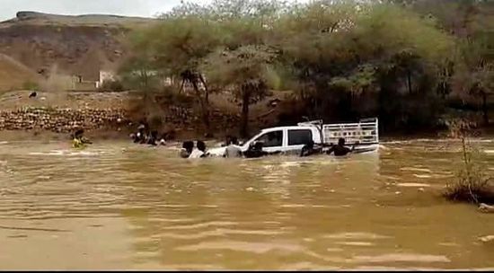 موجة سيول تجتاح أودية بيحان وجردان وعرماء وخورة