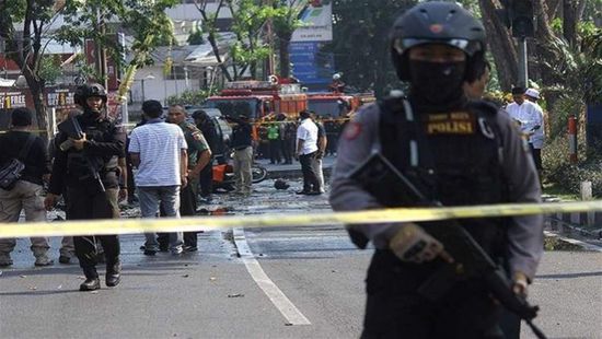 الشرطة الإندونيسية تشتبك مع محتجين على رواتب نواب البرلمان