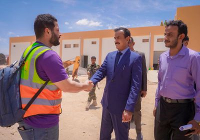 الإمارات تنير شبوة.. مشروعات طاقة شمسية تضع حدًا لأزمة الكهرباء