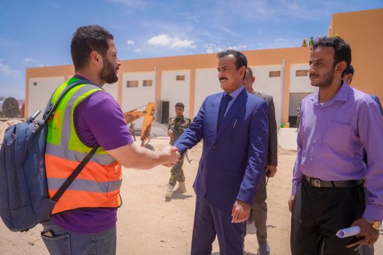 الإمارات تنير شبوة.. مشروعات طاقة شمسية تضع حدًا لأزمة الكهرباء