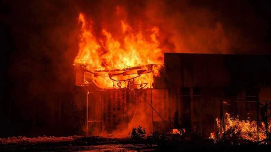 النيران تلتهم برلمان جزر مارشال في حريق اندلع خلال الليل