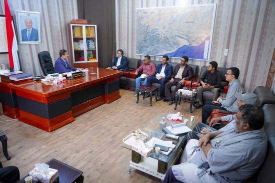 محافظ شبوة: القطاع الصحي يحتل صدارة الأولويات