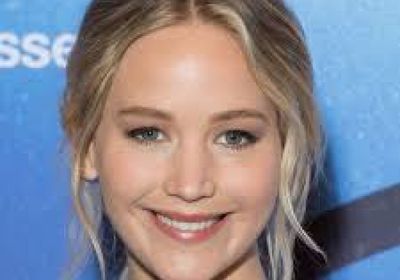 الممثلة الأميركية جنيفر لورانس تنال جائزة فخرية في مهرجان سان سيباستيان