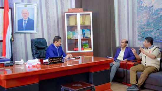 بن الوزير يطلع على مشروع التجهيزات المدرسية لـ"هلال الإمارات"