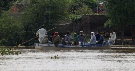 باكستان تجلي 150 ألفًا بعد تحذير الهند من فيضانات