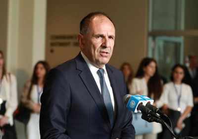 وزير الخارجية اليوناني: مستعدون لترسيم الحدود مع ليبيا