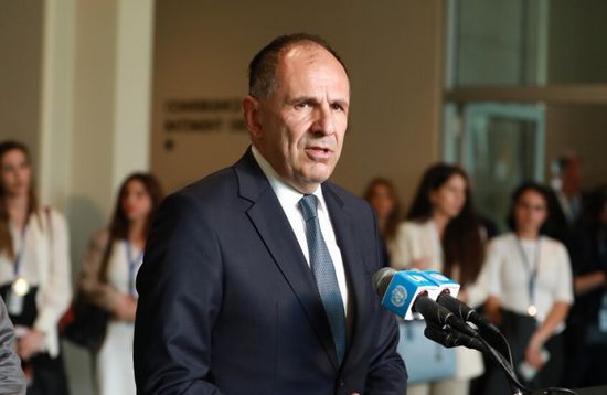 وزير الخارجية اليوناني: مستعدون لترسيم الحدود مع ليبيا