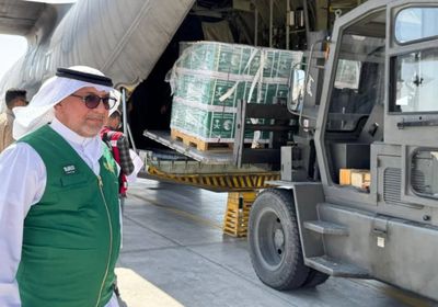 لإغاثة أهالي غزة.. طائرة المساعدات السعودية الـ59 تصل العريش