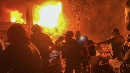 غارات إسرائيلية عنيفة بمنطقة المواصي غربي خان يونس