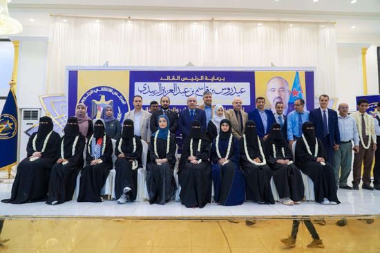 الانتقالي يكرم أوائل طلاب الثانوية في الجنوب