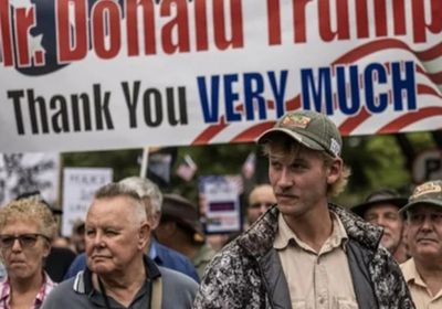 جنوب إفريقيا تتهم الولايات المتحدة بتمييز مواطنيها البيض