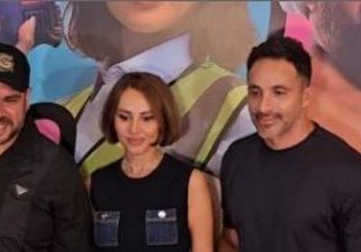 ياسمين رئيس تحتفل بعرض "ماما وبابا" وسط حضور فني لافت