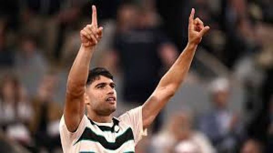 ألكاراز يتأهل بسهولة للدور الثالث في نيويورك بفوز ساحق على بيلوتشي