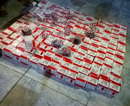 "العمالقة" تضبط 28500 قرص بريجابالين مخدر في مداهمة أمنية