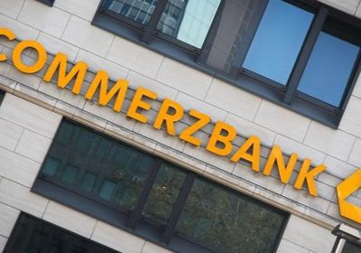 "كوميرز بنك" يتوقع اتفاقًا بشأن تسريح 3900 موظف