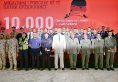 تقديرًا لمساهماته.. ألبانيا تكرم الفريق الإماراتي المشارك بإخماد حرائق الغابات