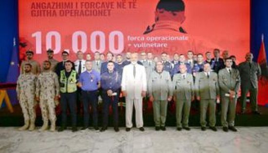 تقديرًا لمساهماته.. ألبانيا تكرم الفريق الإماراتي المشارك بإخماد حرائق الغابات