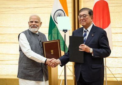 اليابان تتعهد استثمار 68 مليار دولار في الهند