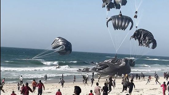 إسرائيل تخطط لوقف إسقاط المساعدات الإنسانية جوًا