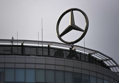 "مرسيدس" تبيع حصتها في "نيسان" بعد شراكة 14 عامًا