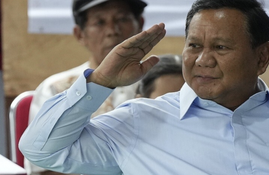 بسبب الاضطرابات الداخلية.. رئيس إندونيسيا يلغي زيارته للصين