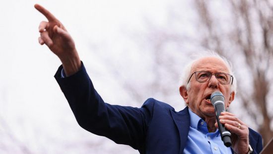 سناتور أمريكي يطالب باستقالة  وزير الصحة