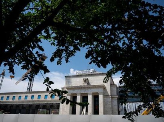 الفيدرالي يتوقع خفضًا محدودًا لأسعار الفائدة