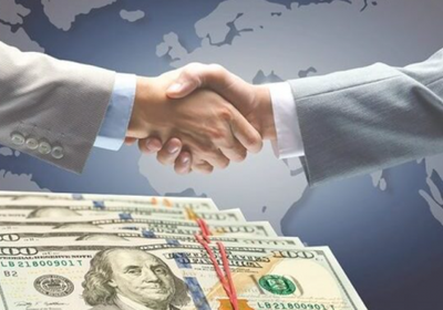 صفقات الدمج والاستحواذ العالمية تتجاوز التريليون دولار