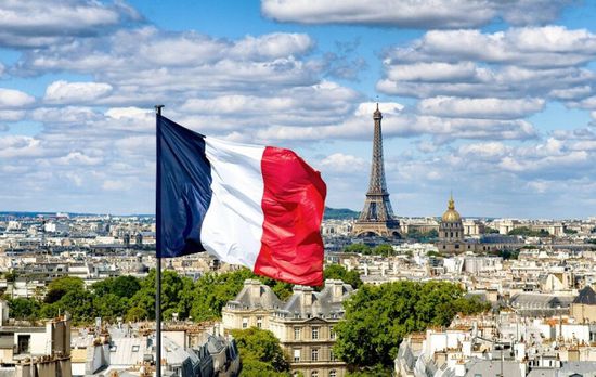 رئيس "كارفور" يحذر من ركود الاقتصاد الفرنسي