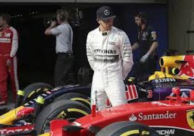 هاميلتون ينسحب من سباق لأول مرة مع فيراري